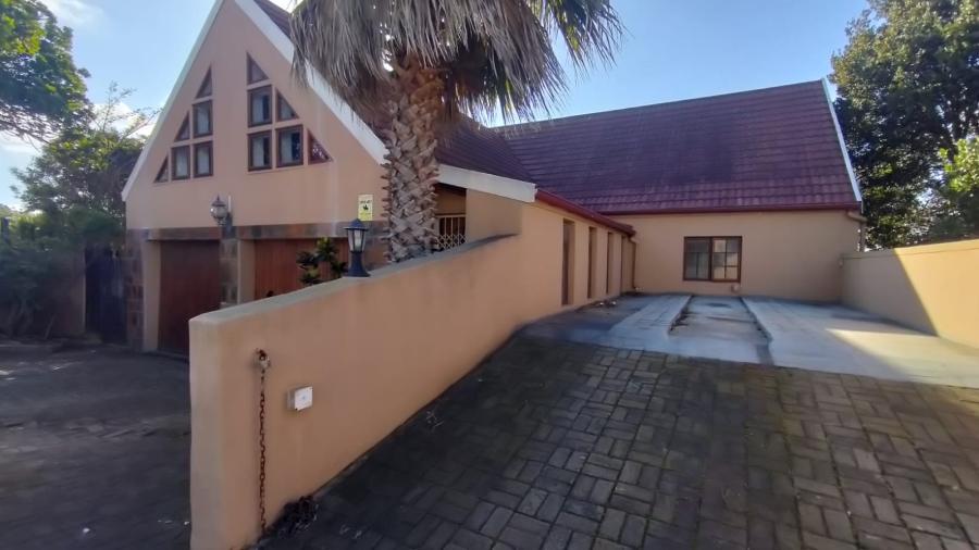 7 Bedroom Property for Sale in Noorsekloof Eastern Cape